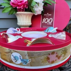 Royal Albert England - 100 Years of Royal Albert 1900-1990 5-Piece Plate Set